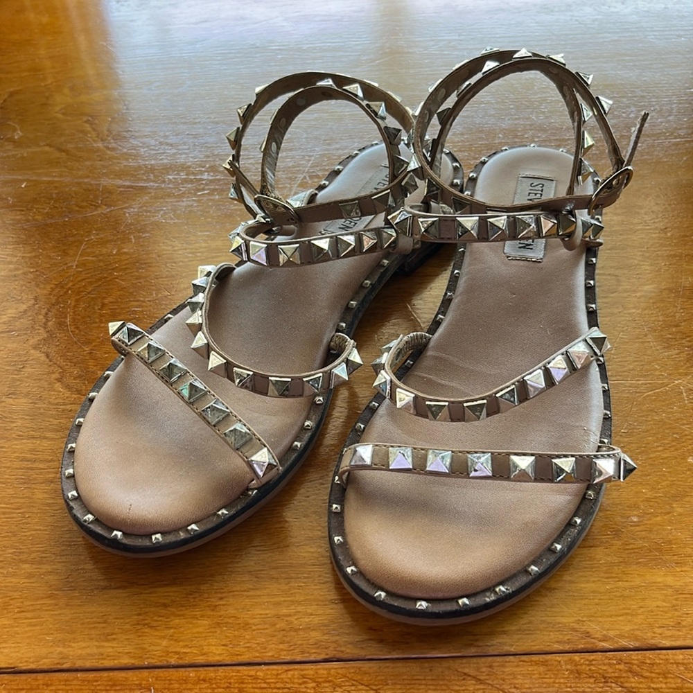 STEVE MADDEN STUD SANDALS